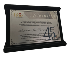 Placa de homenagem com marca d´água – M03